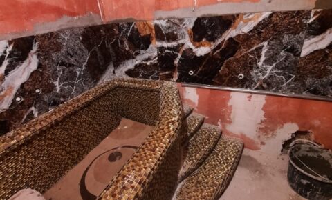 Bad mit Fliesen Mosaik